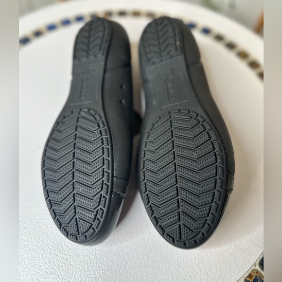 Crocs Brooklyn Pointed Flats Womens Size 7 W Black Glossy Toe Slip On - Picture 8 of 8